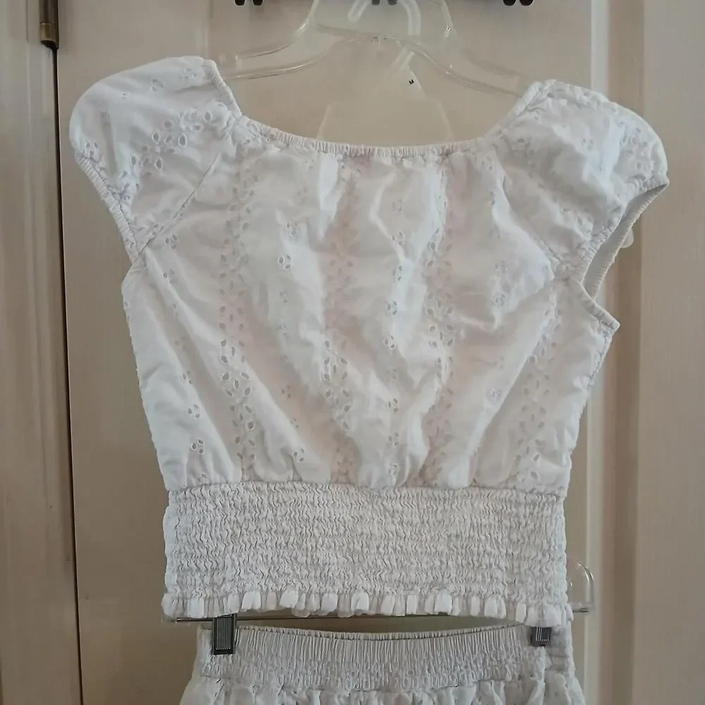Abercrombie kids white eyelet top skirt set with smocked waist 13/14 coastal